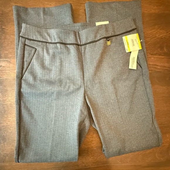 NWT Anne Klein Stylish Blue dress pants. Formal/ business casual. Women’s medium - Picture 2 of 11